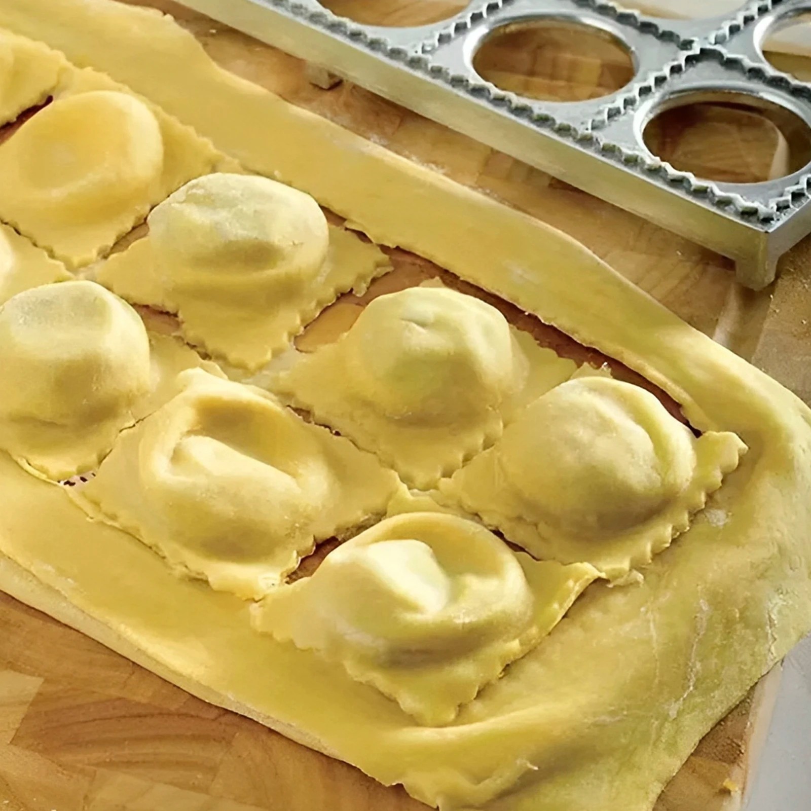 Dumpling Mold 12 Holes Ravioli - Zyliss Kitchen Gadgets review and price